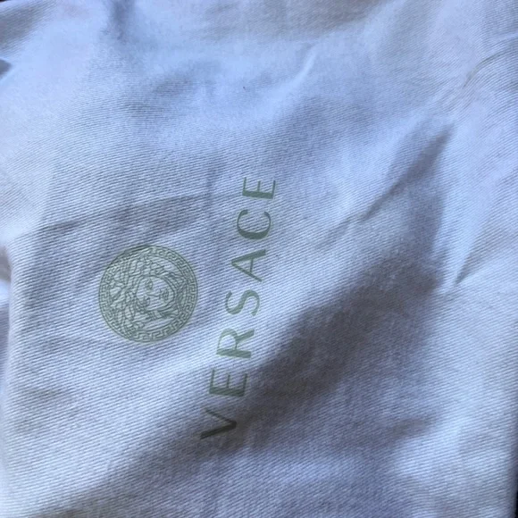 Versace - Picture 6 of 6